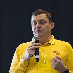 Денис Романов